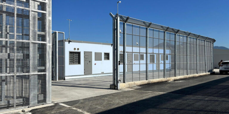 Monitoraggio indipendente in Albania: primi rilievi critici su un modello strutturalmente lesivo dei diritti fondamentali